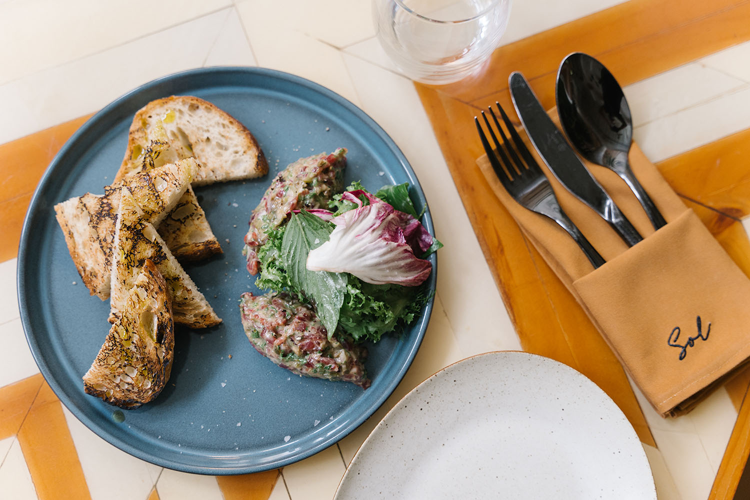 BEEF TARTARE, ANGUS FLANKSTEAK MB2+, GRASSFED